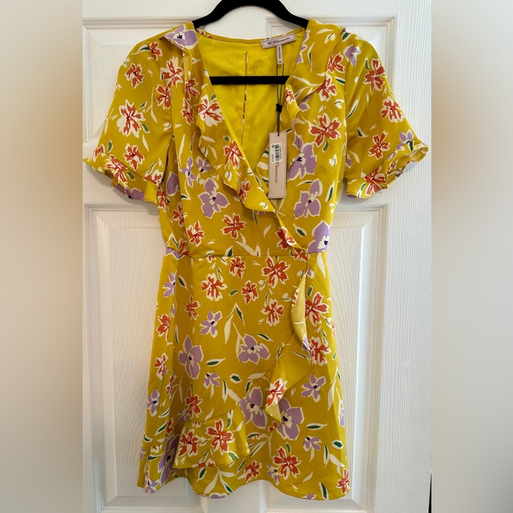 NWT BCBGeneration Ruffle Sleeve Mini Dress